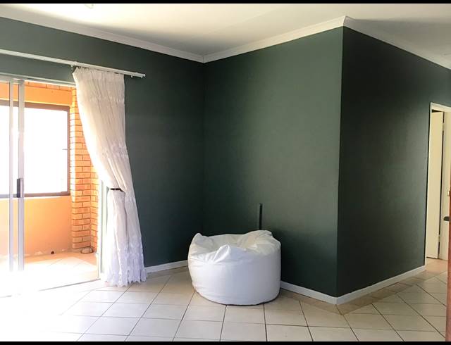 2 BEDROOM APARTMENT RENTED IN MOOIKLOOF RIDGE